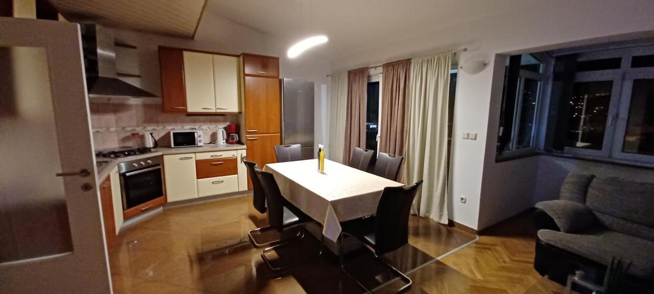 Apartment Nevena Omis Exterior photo